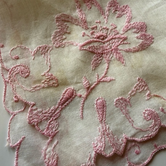 Vintage Two (2) Floral and Embroidered Cotton Handkerchief Set - Picture 4 of 9